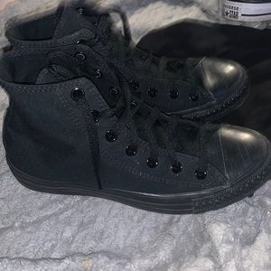 full black high top converse. worn once